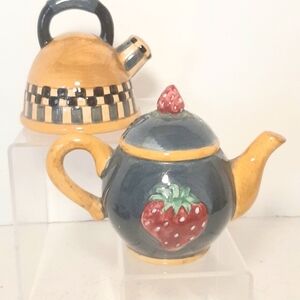 Sakura Ceramic Teapot and Kettle Ceramic Salt and Pepper Shakers